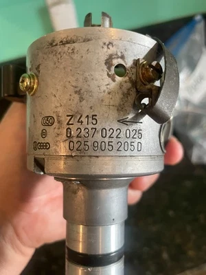 Bosch 025905205D VW Vanagon distributor - Image 1 of 4