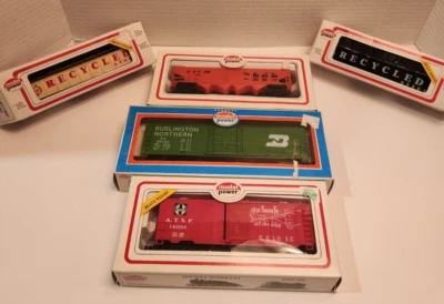 Lot 5 Ho Model Power Trains Santa Fe ATSF 140185, recycled steel and Burglington - Image 1 of 4