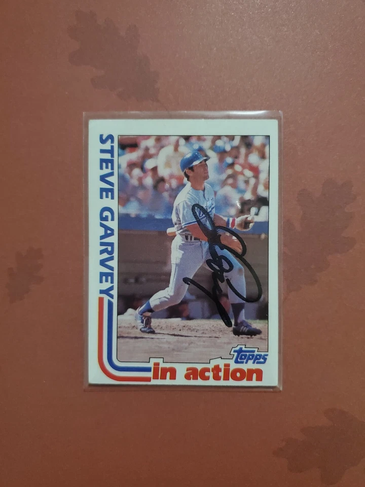 Steve Garvey topps baseball card (SIGNED) - Image 1 of 2