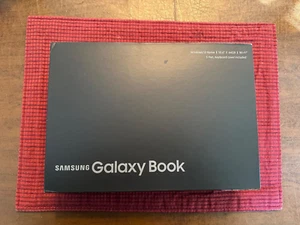 Samsung Galaxy Book 10.6" Silver with original box - Used - Good - Afbeelding 1 van 4