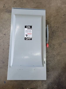 Murray GUN324AW, 200 Amp, 240 Volt, 3P3W, Nema 1, Non Fused, Disconnect - Picture 1 of 4