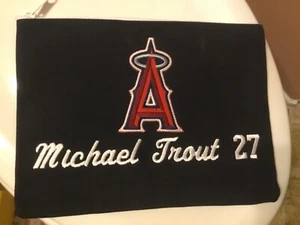 GEBRAUCHTE SPIELBÖRSE MIKE TROUT ANAHEIM OF LOS ANGELES ANGELES FÜR WERTSACHEN MIT REISSVERSCHLUSS - Bild 1 von 3