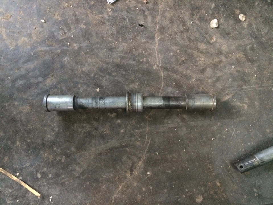 Kawasaki ZX 600e ZX6E 600 1995 f Ninja zx6 perno de eje delantero con espaciador y tuerca Foto 1 de 1