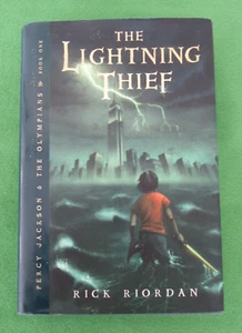 THE LIGHTNING THIEF-RICK RIORDAN - 2005; HCDJ; 1ST ED; 3RD PR; #1 PERCY JACKSON - Imagen 1 de 7