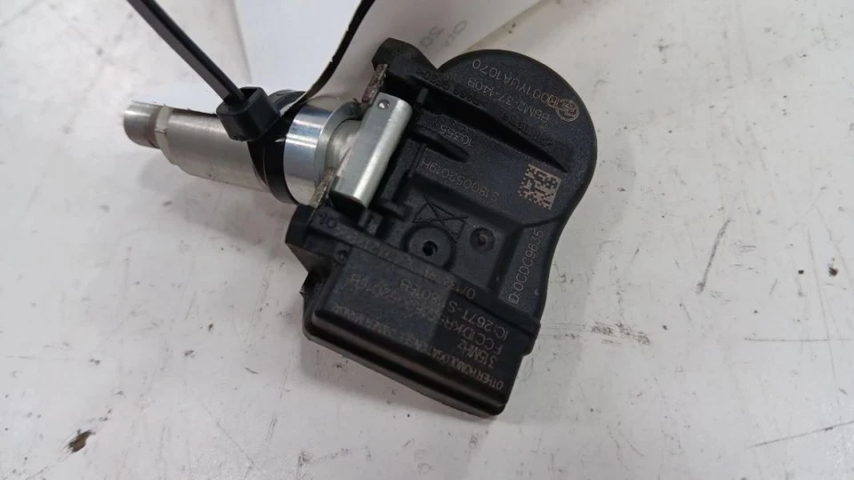 Sensor sistema monitor presión neumáticos Mazda 3 TPMS 2010 2011 2012 2013 Foto 1 de 4