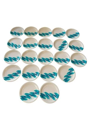 21 Vintage 90s 7.5" Solo Waxed Paper Plates Sweetheart Jazz Prop - Image 1 of 4