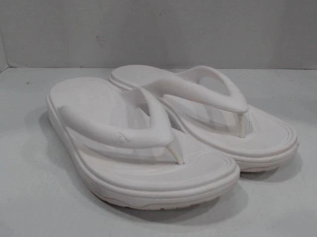 UsadoMuy Bueno - FitFlop Relieff Recovery, Blanco, EE. UU. 9 / UK 7 / UE 41 Foto 1 de 4
