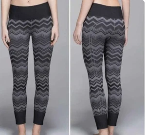 Women's Lululemon Heathered Slate Chevron Ebb to Street Yoga Pants sz 6 - Picture 1 of 3