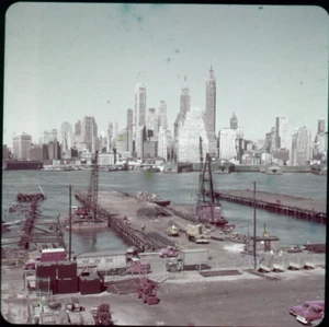 LC20-11 BROOKLYN WATERFRONT Original 2"x2" Film Transparency 1957 MANHATTAN VIEW - Picture 1 of 1