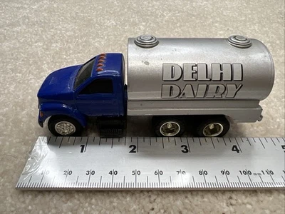 Ertl Farm Country International Milk Truck 1/64 Scale Die Cast Blue R9 - Image 1 of 4