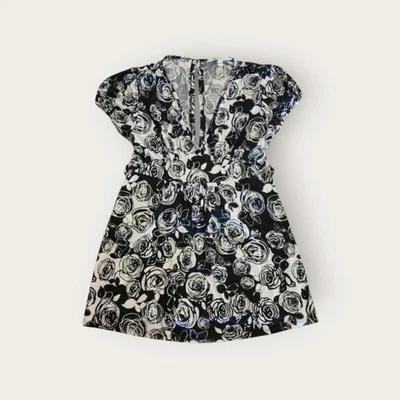 Camisa babydoll vintage Y2k Hot Kiss estampa floral preto e branco tamanho M - Imagem 1 de 4