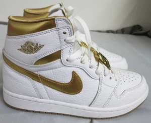 OG Womens Nike Air Jordan Retro 1 High Metallic Gold White SZ 7.5 FD2596-107 - Picture 1 of 8