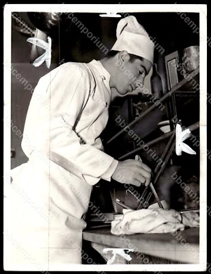 Joe Dimaggio Cooking 6 x 8 Original 1937 Type 1 Photograph *JD41 - Image 1 of 2