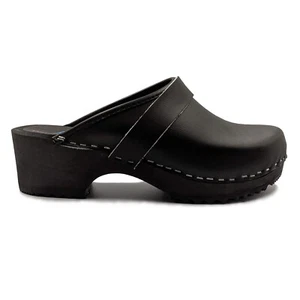 AM-Toffeln Swedish Style Clogs in Black (100) - Wooden Footbed - Picture 1 of 3