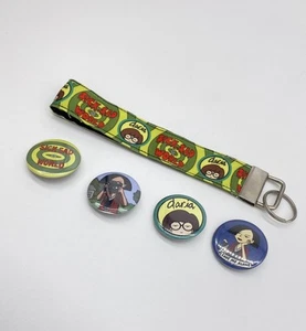 Daria Keychain Lanyard With 4 Pins Key Fob Metal Pinback Buttons - Picture 1 of 5