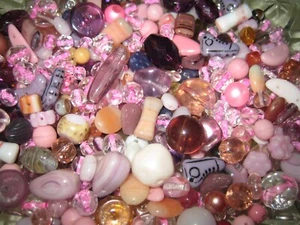 Glasperlen Mix 200 g KONVOLUT  GLASPERLEN/BÖHMISCHE PERLEN/ROSA/LILA - Bild 1 von 3