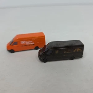 Busch 8338 N Scale Mercedes-Benz Sprinter Cargo Van 2-Pack - Assembled UPS TNT - Picture 1 of 4
