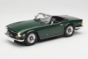 155132030 Triumph TR6 PI LHD Dark Green Minichamps 1/18 - Foto 1 di 6