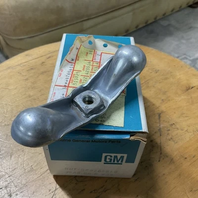 Tuerca de sujeción de neumático de repuesto Camaro Firebird Chevelle 1967-1981 NOS GM 9785616 Foto 1 de 4