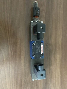 R900499564 ,4WRE 6 W32-12/24K4/M REXROTH FLOW PROPORTIONAL VALVE, MNR : - Picture 1 of 6