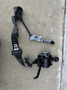 2020 Ford Mustang 5.0GT Convertible front Rigth seat belt JR3BC699D64AD3ZHE OEM - Picture 1 of 10
