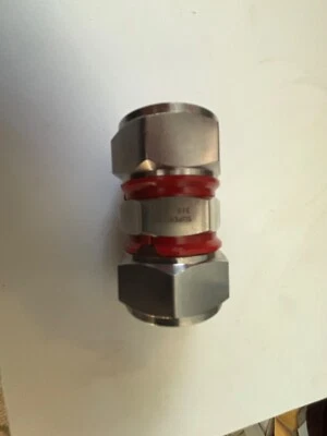 1' Tube OD 316ss Union Compression Fitting Superlok SU-16 NEW FAST SHIPPING - Image 1 of 4