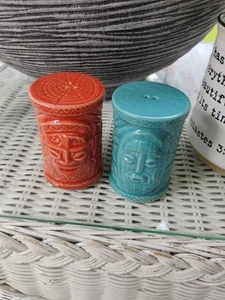 Disney Adventureland Tiki Salz & Pfefferstreuer Neu im Paket - Bild 1 von 4