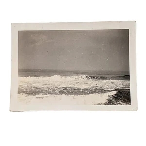 Foto original de colección en blanco y negro de la década de 1940 viendo Redondo Beach Big Waves instantánea - Imagen 1 de 4