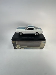 1965 Ford Mustang GT 350 in White and Blue Eagles Race 1:18 Scale - Picture 1 of 12