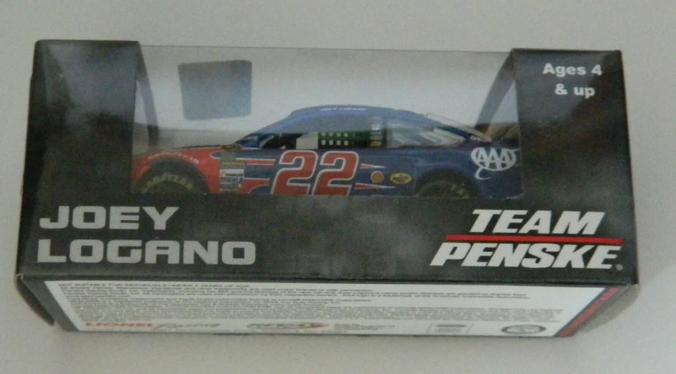 Coche diecast escala 1:64 Stock Car Joey Logano #22 AAA Foto 1 de 4