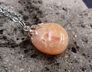 Collier avec pendentif en cornaline de Madagascar Antsirabé - Imagen 1 de 1