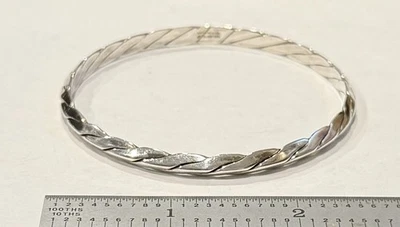 Brazalete brazalete retorcido con borde de cuchillo de plata esterlina Tiffany & Co. Foto 1 de 3