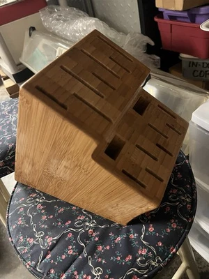 The Pampered Chef 16 Slot Wooden Heavy Duty Knife Block-Pre-owned - Image 1 of 3