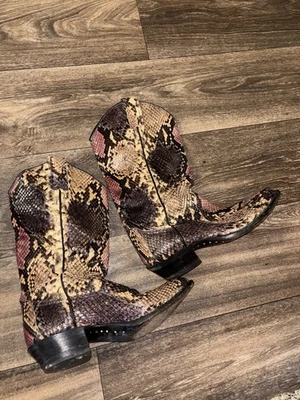 Botas Larry Mahan vintage para mujer piel de serpiente completa con rosa Foto 1 de 4