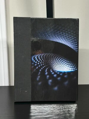 Tool - Fear Inoculum Expanded Book Edition + 3D Lenticular Cards & 56 page book Foto 1 de 4