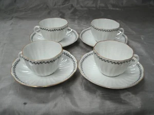 Vtg Arabia of Finland VARPU 4 Tea Coffee Cup & Saucer Sets Scalloped Gold Rim EC - Picture 1 of 5