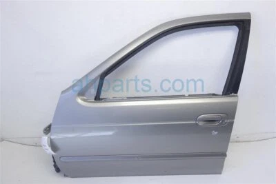 Carcasa de puerta delantera del conductor Nissan Sentra 2002-2003 - radio metálico Foto 1 de 4
