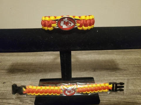 Kansas City Chiefs NFl Paracord Bracelet Cover