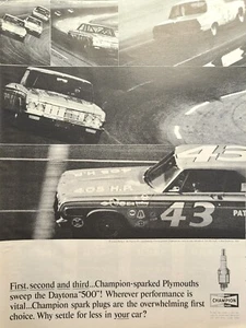 Bujía Champion #43 Richard Petty Plymouth Daytona 500 anuncio impreso vintage 1964 - Imagen 1 de 2