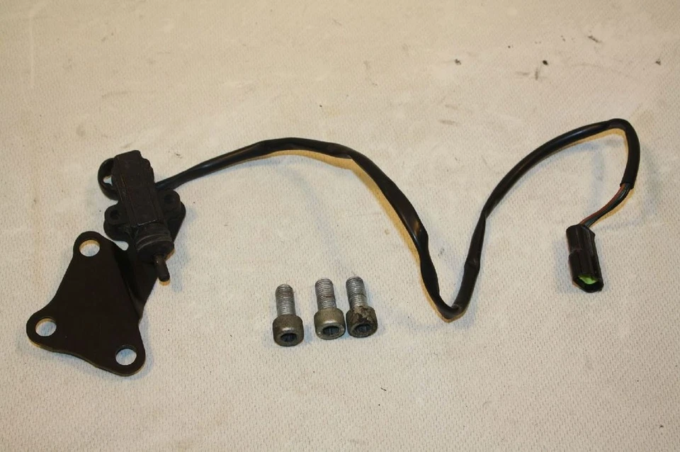 TRIUMPH SPEED TRIPLE 07 PATA DE CABRA SOPORTE LATERAL INTERRUPTOR ENCHUFE Foto 1 de 1