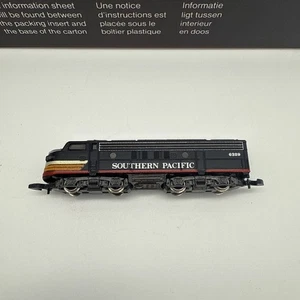 Marklin 8861 Z Scale Southern Pacific EMD F7 Diesel Locomotive #6329  - Picture 1 of 8