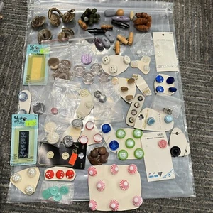 HUGE LOT Vintage Wood Metal Plastic Ceramic Sewing Buttons Large Small - HLBN - Picture 1 of 8