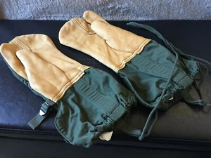 Military Issue Mitten Shells w/Trigger Fingers & Suspension Cord OG-208 SzMedium - Picture 1 of 5