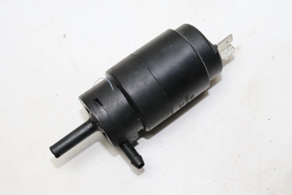 Bomba de fluido para lavadora de parabrisas Maserati 4200 Spyder M138 J171 Foto 1 de 1