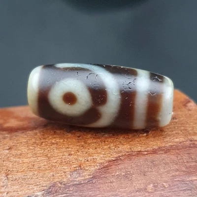 Vintage Himalayan 2 Eyes Agate Dzi Bead Amulet Bead - Image 1 of 4