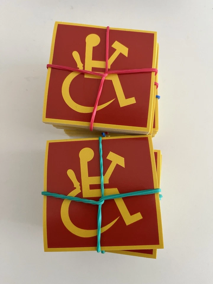 50 Adesivi Anticomunisti 6cmx6cm Disabili Martello e Falce Sticker - Immagine 1 di 1