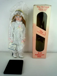 VINTAGE 1988 HERITAGE MINT COLLECTION PORZELLANPUPPE TINA D20 MIT ETIKETT & BOX - Bild 1 von 14