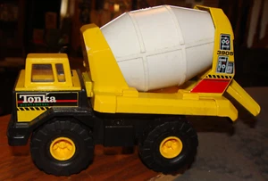 Maisto Tonka Yellow Cement Mixer Diecast/Plastic Truck by Hasbro 1998 - Picture 1 of 4