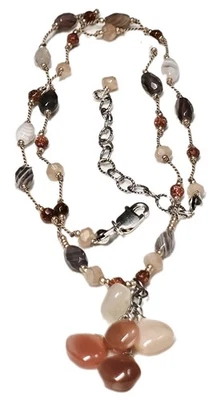 Collar de cuentas de ágata silpada de diseñador de plata de ley Foto 1 de 4