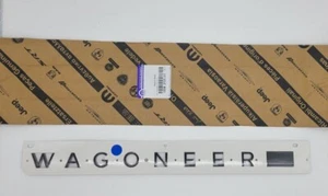 NUEVO JEEP WAGONEER BLACKOUT EMBLEMA LATERAL IZQUIERDO/CONDUCTORES FABRICANTE DE EQUIPOS ORIGINALES MOPAR 68542135AB - Imagen 1 de 4